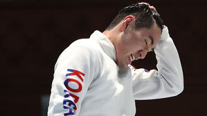 무릎 부상에도 투혼 발휘한 박상영, 에페 개인전 '은메달'