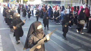 인도네시아 유치원 어린이들 'IS 복장 퍼레이드' 논란