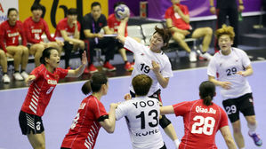 여자핸드볼, 중국 꺾고 4강 확정&hellip;남북 동반 가능성