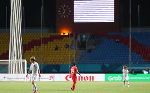 [포토] '지지직' 축구 전광판 불안하더니&hellip;아예 꺼져버렸네