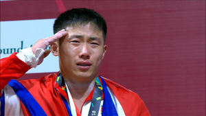 [시상식 영상] 북한 역도 金 오강철 "돌아가신 어머님 생각에 눈물"