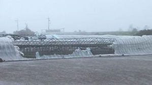 "서 있기도 힘들었다" 기록적인 강풍 휩쓸고간 제주