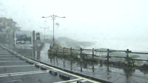 전국에 흐리고 비&hellip;강원 영동 최고 300mm 폭우 예상