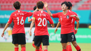 아시안게임 한국 여자축구, 홍콩 대파하고 4강 진출