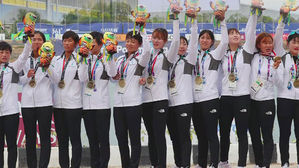 '다 함께 눈물의 아리랑'&hellip;남북 단일팀 감격의 첫 메달