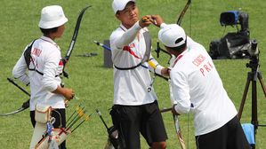 북한 양궁, 8년 만의 메달&hellip;리커브 혼성 은메달