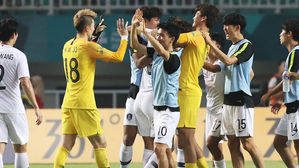 남자 축구, 일본과 결승에서 대결