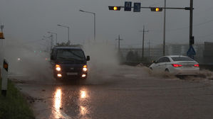 인천 집중호우로 공장·주택 침수 피해 30여 건 발생
