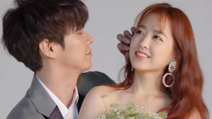 [SBS Star] VIDEO: Kim Young-kwang Looks at Park Bo Young with Loving Eyes