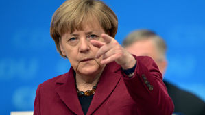 독일 메르켈, 나이지리아에서 불법이민 위험성 강조