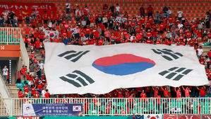 32년 만에 최소 금메달, 종합 3위 확정