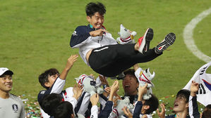 영국 언론도 화색&hellip;"손흥민, 병역의무 벗었다" 신속 보도