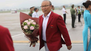 "영웅 박항서가 돌아왔다" 베트남 수도 하노이 '들썩'