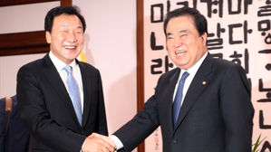 손학규, 문 의장 예방…"개헌 이전에 선거제 개편을"