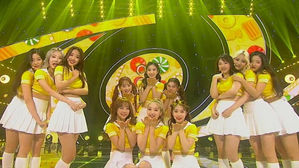 [SBS Star] VIDEO: LOONA Makes Everyone Smile with Its Cute Performance!