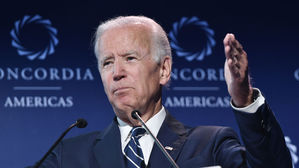 美 민주 잠룡 바이든 前 부통령 "중간선거는 모든 것을 건 승부"