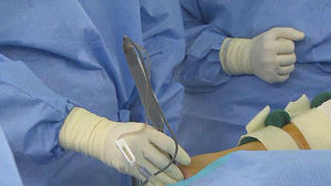 "드라마 같은 현실" 의료기기 영업사원이 전신마취 수술 집도