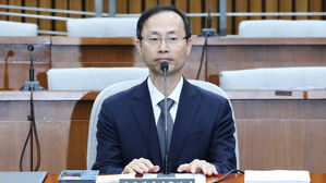 김기영 선출안 가까스로 국회 통과…한국·바른미래 대다수 반대