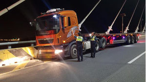 거가대교서 5시간 넘게 음주난동&hellip;실탄 발사&middot;특공대 투입