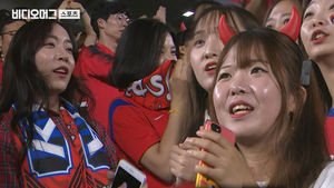 A매치 2경기 연속 매진&middot;눈에 띄게 증가한 여성 팬&hellip;어느 때보다 뜨거운 축구 열기