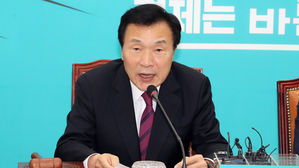 손학규 "부동산 정책 누더기처럼 땜질…경제 무능 정부 안타까워"