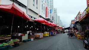 '추석 손님이 없어요&hellip;' 시름에 잠긴 조선소 주변 전통시장