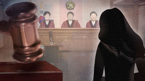 10대 딸 때리고 성경 필사 20장씩 강요…엄마와 선교사 징역형