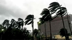 필리핀 슈퍼태풍 '망쿳'  2명 사망, 70명 생사 확인 중