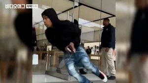 30초 만에 3천만 원어치 '싹쓸이'&hellip;애플 매장 떼도둑 기승