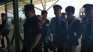 보이스피싱 '몸통' 외국 콜센터 적발&hellip;3개 조직 70명 구속