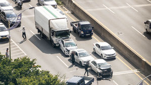 광주 자동차전용도로서 트럭-승용차 5중 추돌&hellip;차량 정체 극심