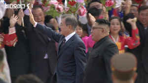 환영에 내 모든 걸 바친다&hellip;평양시민들의 열렬한 환영 인사 (feat. 수술꽃)