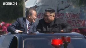 오픈카 함께 탄 두 정상&hellip;평양 랜드마크 돌며 '깜짝' 카퍼레이드