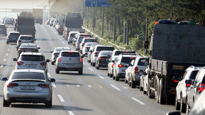 고속도로 정체 풀려&hellip;내일 새벽부터 '귀경 전쟁'