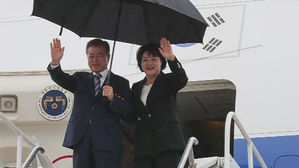 문 대통령, 뉴욕 도착&hellip;내일 트럼프에 '金 메시지' 전달