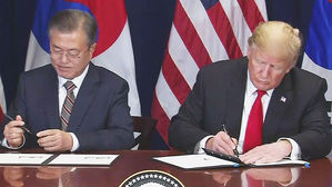한·미 정상, FTA 개정안 서명…"韓 화물차 관세 2041년 폐지"