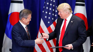 문 대통령 "조기 미&middot;북 정상회담 기원"&hellip;트럼프 "곧 발표될 것"