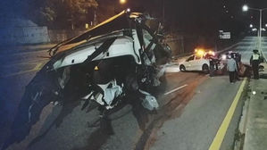 만취 질주하던 스포츠카 두 대 '쾅'…1명 의식 불명