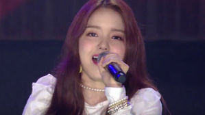 [SBS Star] VIDEO: Rothy Demonstrates Her Overwhelming Cuteness on Stage!