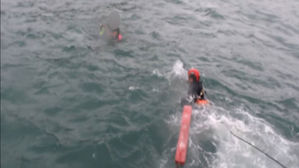 부산서 핀수영하던 남성 기상악화로 표류하다 구조