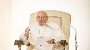 교황, 아동 성 학대 의혹 칠레 고위 성직자 2명 환속