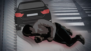 트럭과 승용차에 2번 치인 50대 사망&hellip;승용차 운전자는 도주