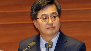 김동연 "부동산 시장 불안정 때 단호&middot;신속하게 조치"