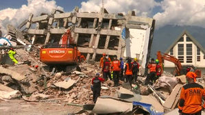 인니 강진 실종교민 사망 확인&hellip;"호텔 잔해서 발견돼"