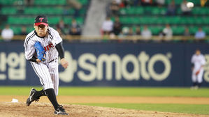 '차우찬 8년 만에 완투승' LG, 두산전 17연패 악몽 탈출