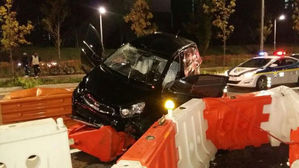 인천서 승용차 도로 공사 분리대 들이받아…2명 부상