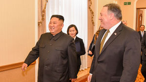 "폼페이오-김정은 면담장에 美 사진사도 없었다…北이 완전 통제"