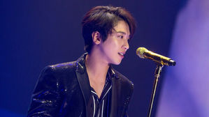 [SBS Star] Jung Yong Hwa Found Not Guilty of Suspected Illicit Admission to Doctorate Course