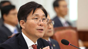 20일차 성윤모 산업장관, 의원 질의에 '조목조목' 답변