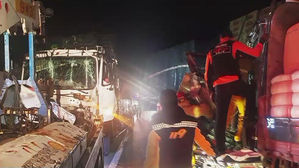 화물차 3대 잇따라 '쾅'&hellip;운전자 2명 사망